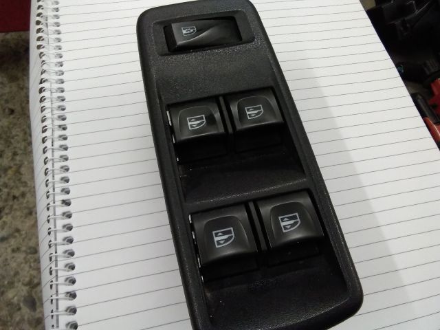 bontott DACIA LODGY Bal első Ablakemelő Kapcsoló