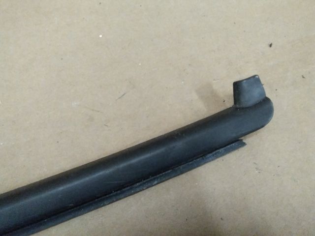 bontott DACIA LODGY Bal első Vízlehúzó Gumicsík