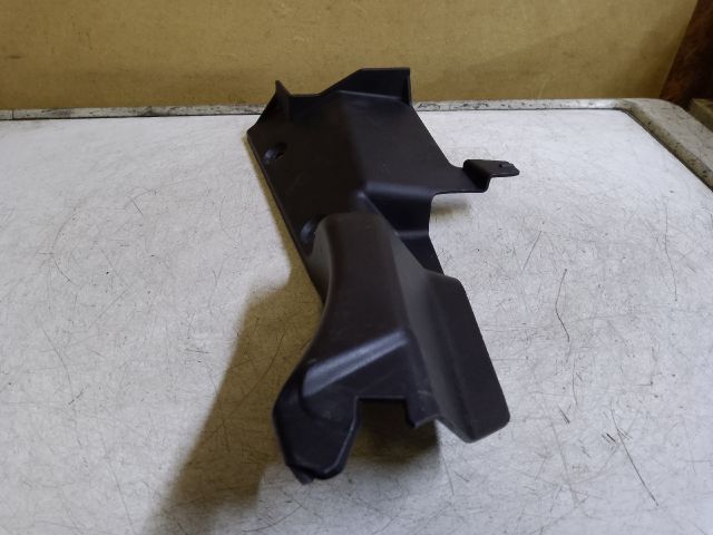 bontott DACIA LODGY Bal Sárvédő Csavar Burkolat