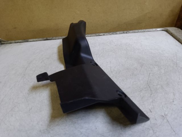 bontott DACIA LODGY Bal Sárvédő Csavar Burkolat