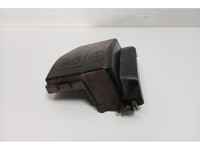 bontott DACIA LODGY Biztosítéktábla Fedél