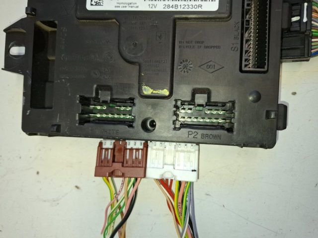 bontott DACIA LODGY Biztosítéktábla Utastér