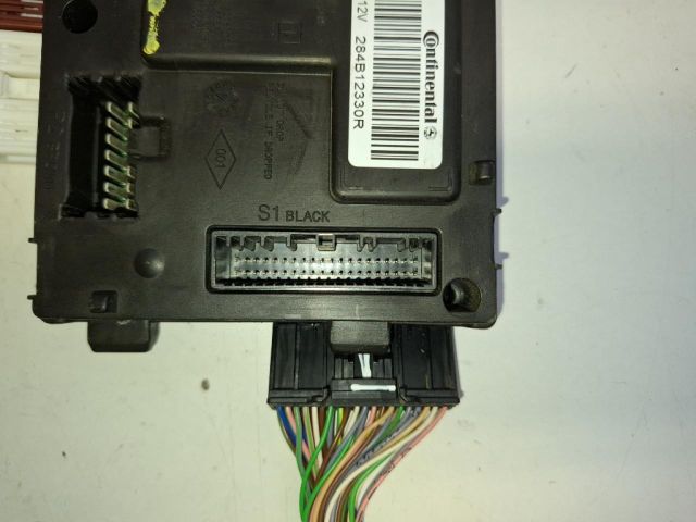 bontott DACIA LODGY Biztosítéktábla Utastér