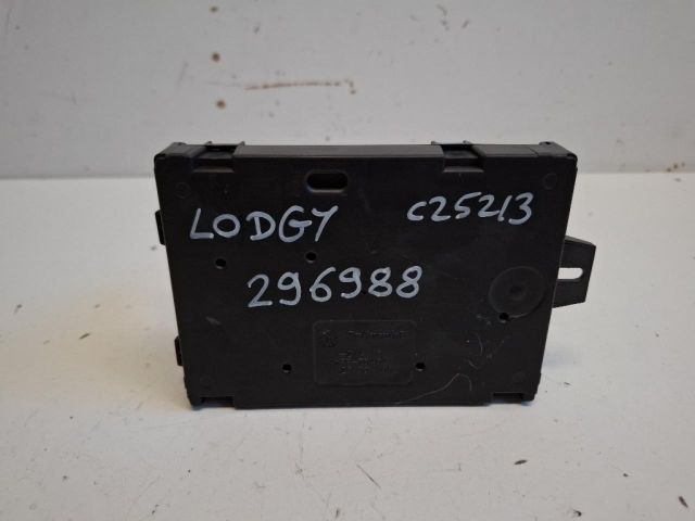 bontott DACIA LODGY Biztosítéktábla Utastér