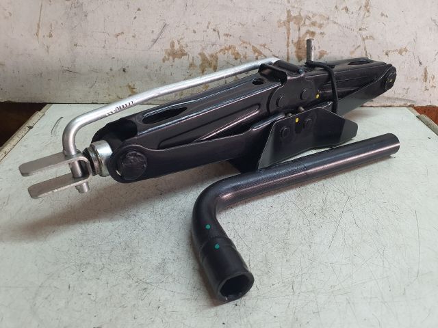 bontott DACIA LODGY Emelő