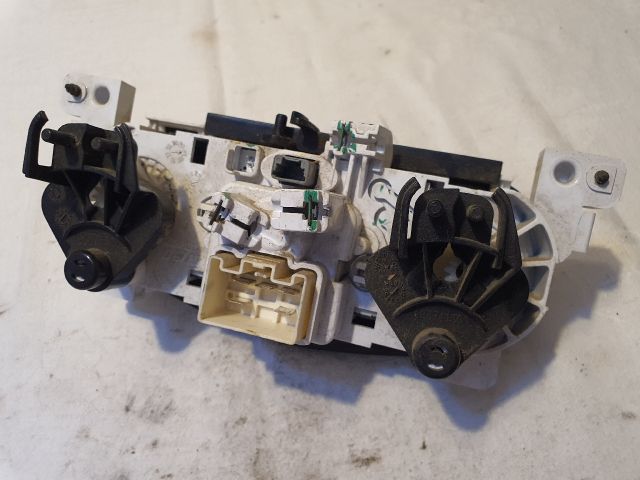 bontott DACIA LODGY Fűtéskapcsoló (manuális klímás)