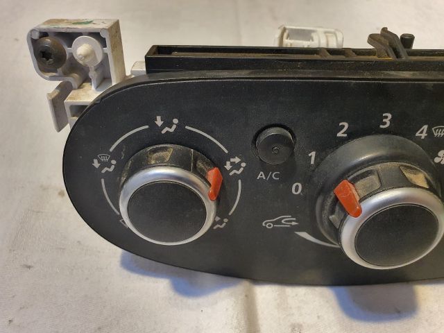 bontott DACIA LODGY Fűtéskapcsoló (manuális klímás)