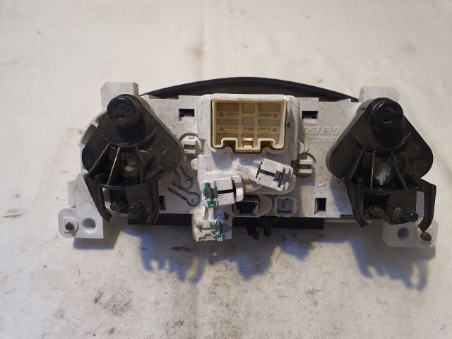 bontott DACIA LODGY Fűtéskapcsoló (manuális klímás)