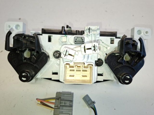 bontott DACIA LODGY Fűtéskapcsoló