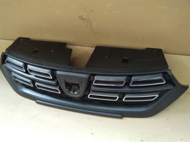 bontott DACIA LODGY Hűtőrács