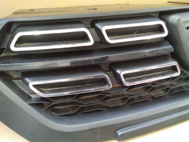 bontott DACIA LODGY Hűtőrács