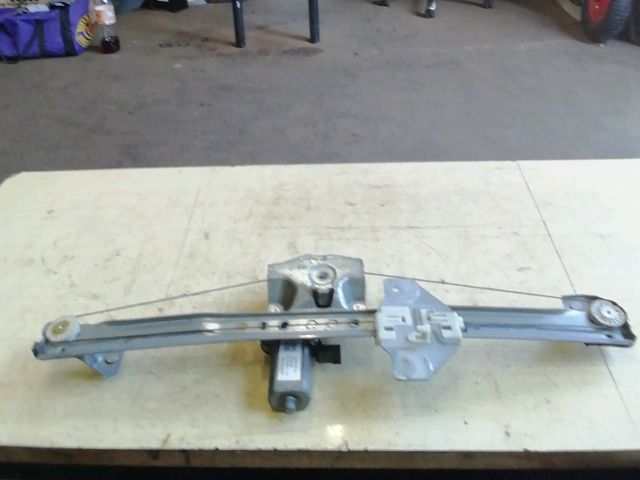 bontott DACIA LODGY Jobb első Ablakemelő Szerkezet (Elektromos)