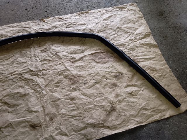 bontott DACIA LODGY Jobb első Ablakvezető Gumi