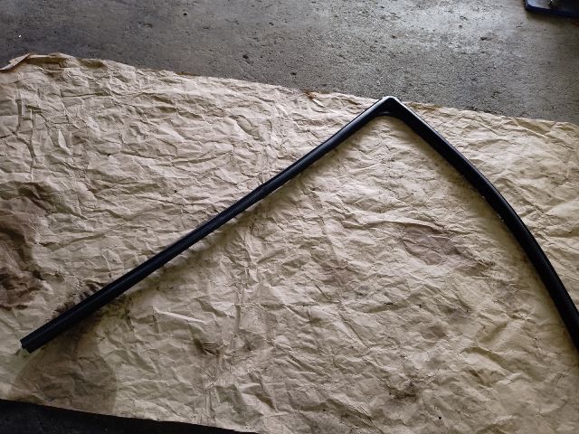 bontott DACIA LODGY Jobb első Ablakvezető Gumi