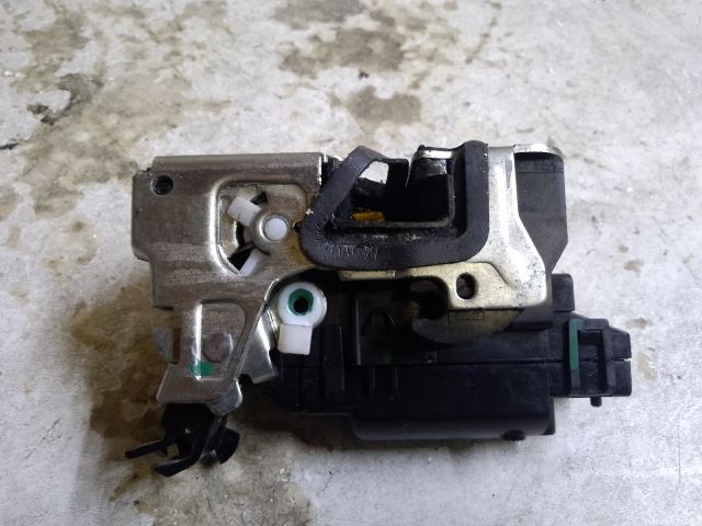 bontott DACIA LODGY Jobb első Ajtózár