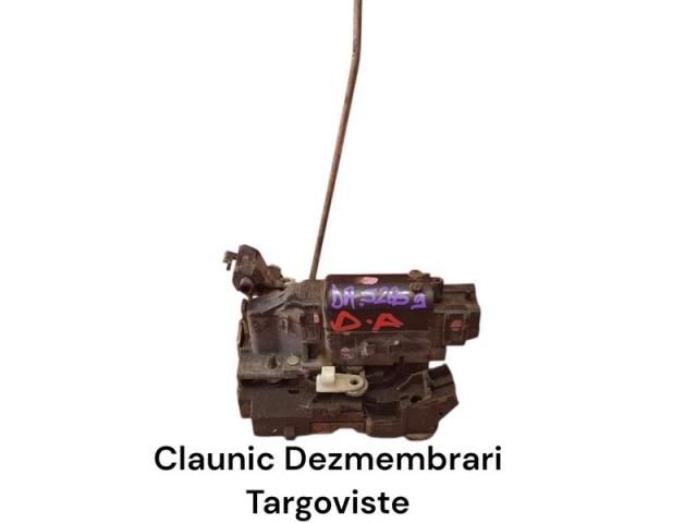 bontott DACIA LODGY Jobb első Ajtózár