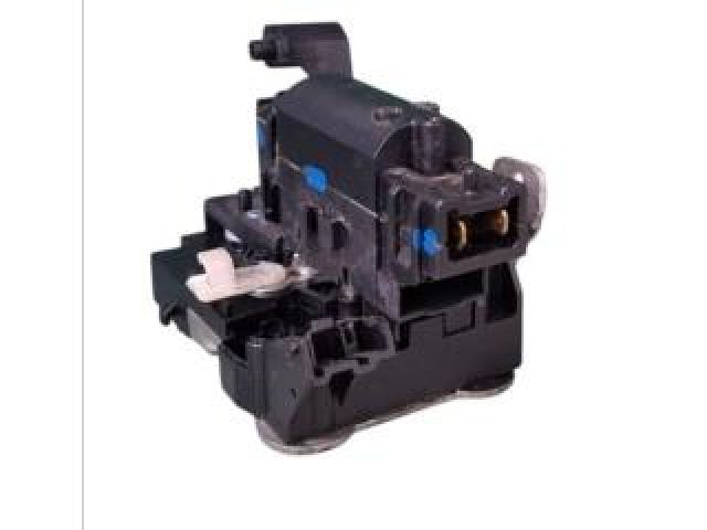 bontott DACIA LODGY Jobb első Ajtózár