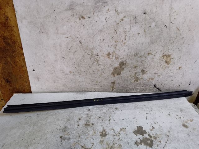 bontott DACIA LODGY Jobb első Vízlehúzó Gumicsík