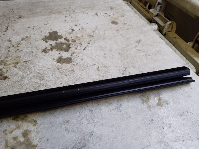 bontott DACIA LODGY Jobb első Vízlehúzó Gumicsík