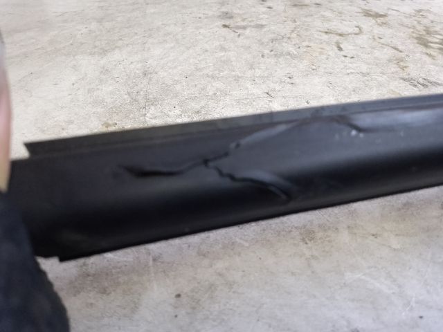 bontott DACIA LODGY Jobb első Vízlehúzó Gumicsík