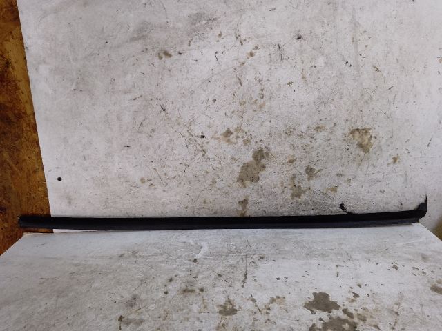 bontott DACIA LODGY Jobb első Vízlehúzó Gumicsík