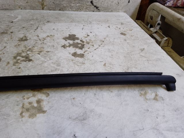 bontott DACIA LODGY Jobb első Vízlehúzó Gumicsík