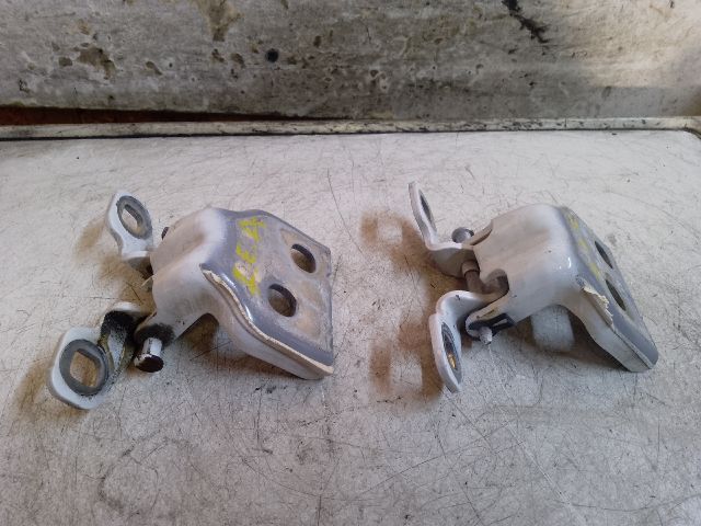 bontott DACIA LODGY Jobb első Zsanér