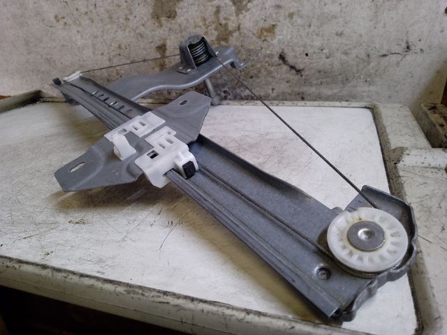 bontott DACIA LODGY Jobb hátsó Ablakemelő Szerkezet (Mechanikus)