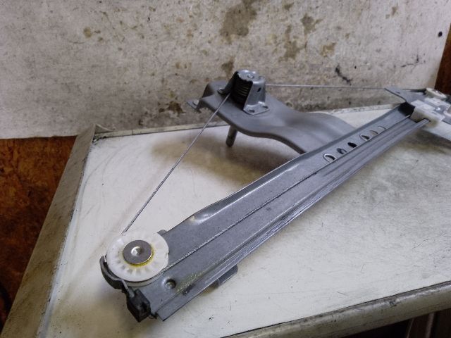 bontott DACIA LODGY Jobb hátsó Ablakemelő Szerkezet (Mechanikus)