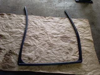 bontott DACIA LODGY Jobb hátsó Ablakvezető Gumi