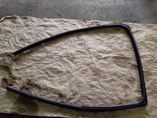 bontott DACIA LODGY Jobb hátsó Ablakvezető Gumi