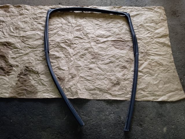 bontott DACIA LODGY Jobb hátsó Ablakvezető Gumi