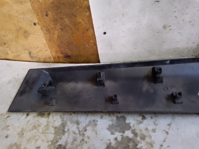 bontott DACIA LODGY Jobb hátsó Ajtó Díszléc