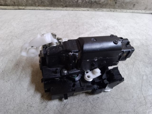 bontott DACIA LODGY Jobb hátsó Ajtózár