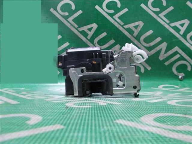 bontott DACIA LODGY Jobb hátsó Ajtózár