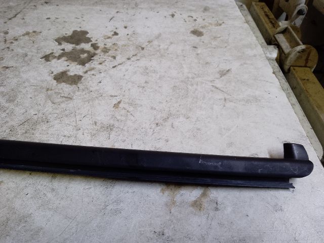 bontott DACIA LODGY Jobb hátsó Vízlehúzó Gumicsík