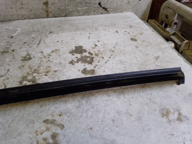 bontott DACIA LODGY Jobb hátsó Vízlehúzó Gumicsík