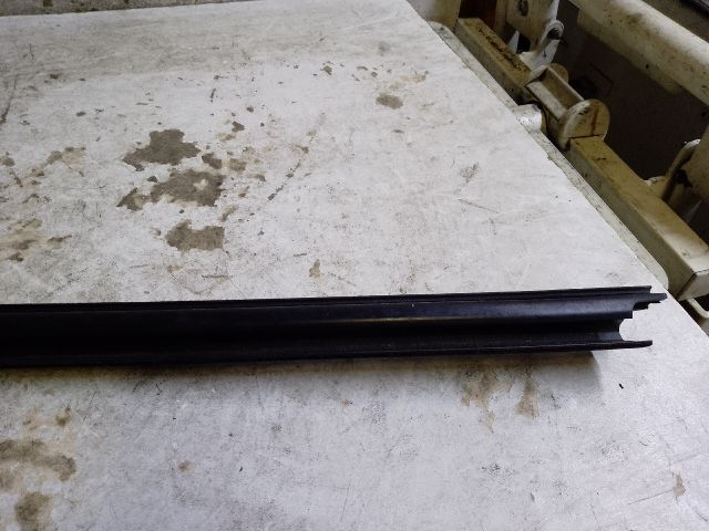 bontott DACIA LODGY Jobb hátsó Vízlehúzó Gumicsík