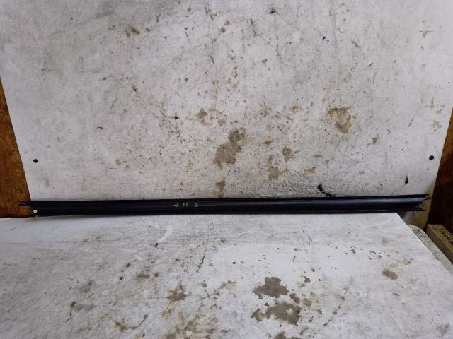 bontott DACIA LODGY Jobb hátsó Vízlehúzó Gumicsík