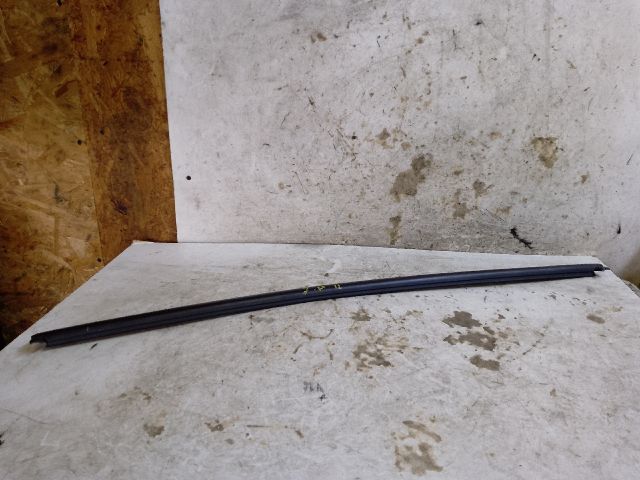 bontott DACIA LODGY Jobb hátsó Vízlehúzó Gumicsík