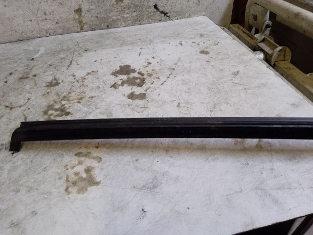 bontott DACIA LODGY Jobb hátsó Vízlehúzó Gumicsík