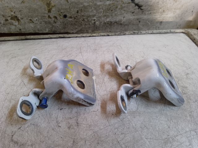 bontott DACIA LODGY Jobb hátsó Zsanér