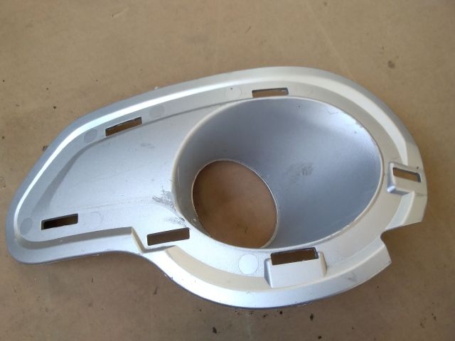 bontott DACIA LODGY Jobb Ködlámpa Rács