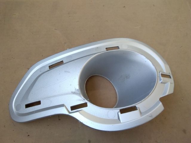 bontott DACIA LODGY Jobb Ködlámpa Rács