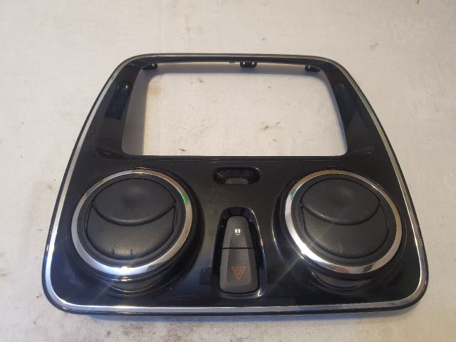 bontott DACIA LODGY Rádió / CD Keret