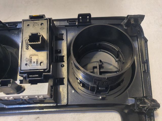 bontott DACIA LODGY Rádió / CD Keret