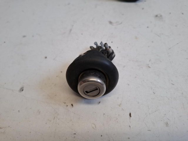 bontott DACIA LODGY Zárbetét Szett