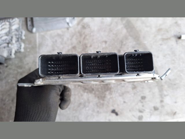 bontott DACIA LOGAN Motorvezérlő