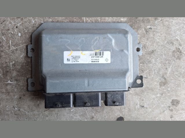 bontott DACIA LOGAN Motorvezérlő