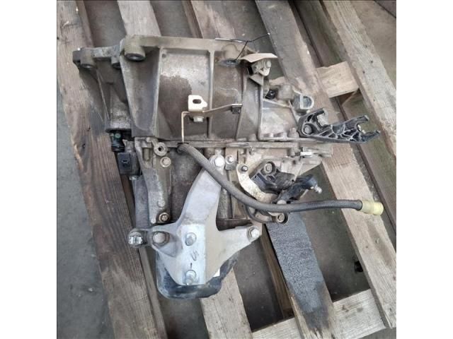 bontott DACIA LOGAN Váltó (Mechanikus)